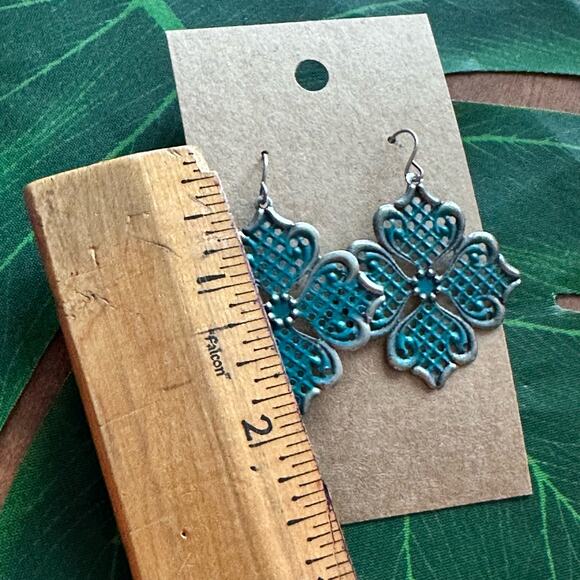 BOGO FREE BOHO BLUE METAL CUT OUT FLORAL EARRINGS - Picture 4 of 5